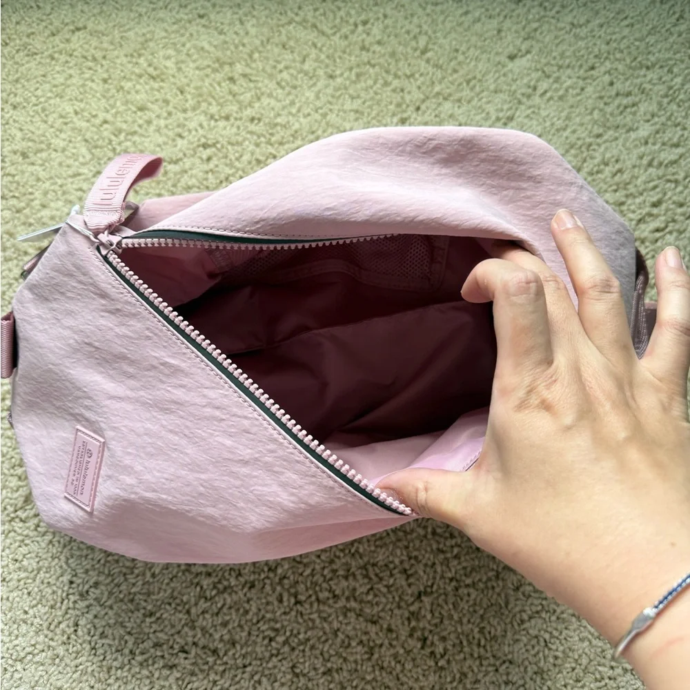 Lululemon Athletica Fast Track Bag 2.0 Pink Haze